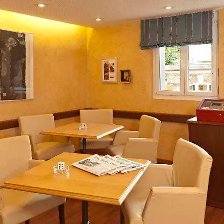 Royal Hotel 3*
